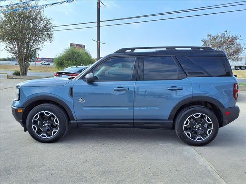 Used 2025 Ford Bronco Sport Outer Banks image 4