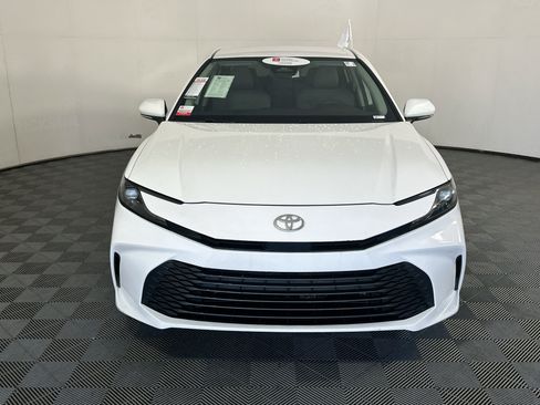 Used 2025 Toyota Camry LE FWD image 8