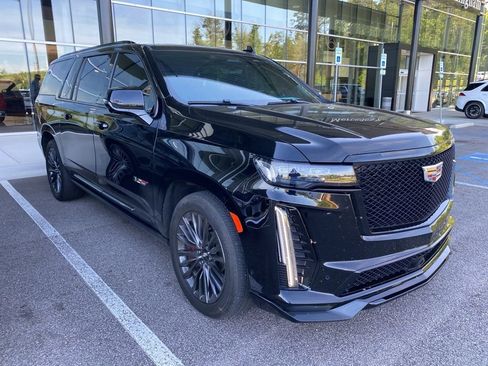 Used 2023 Cadillac Escalade ESV V image 13