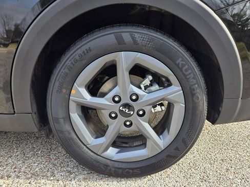 Used 2025 Kia K4 LXS image 32