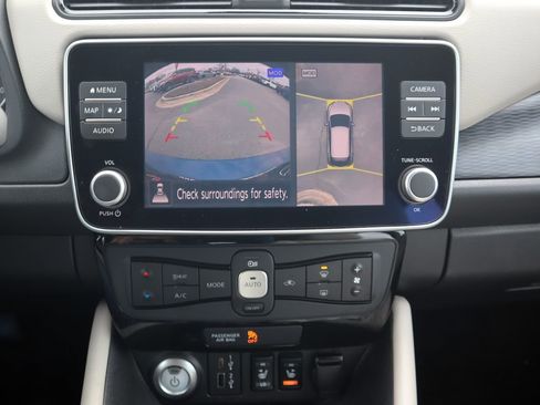 Used 2020 Nissan Leaf SL Plus image 16