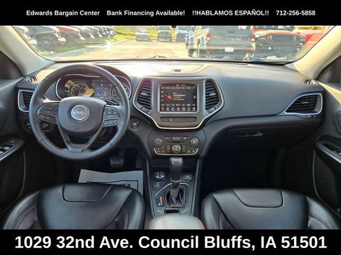 Used 2019 Jeep Cherokee Trailhawk w/ Cold Weather Group AWD/4WD image 16