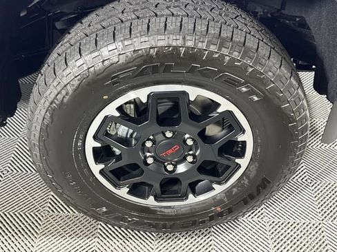 New 2025 Toyota Tacoma TRD Off-Road image 10