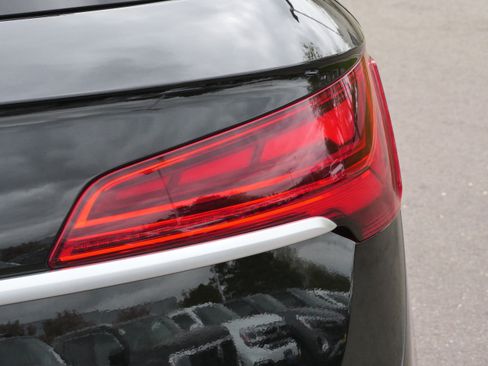 Used 2023 Audi Q5 2.0T Premium Plus w/ Premium Plus Package AWD/4WD image 17