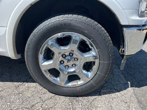 Used 2018 Ford F150 Lariat w/ Equipment Group 502A Luxury AWD/4WD image 4