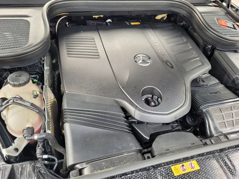 Used 2025 Mercedes-Benz GLS 450 4MATIC image 18