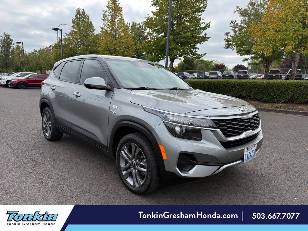 Used 2021 Kia Seltos LX AWD/4WD image 1