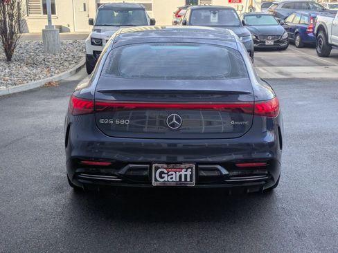 Used 2022 Mercedes-Benz EQS 580 4MATIC Sedan image 4