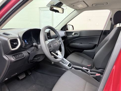 Used 2022 Hyundai Venue SE w/ Cargo Package FWD image 14