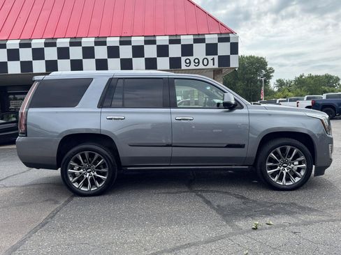 Used 2019 Cadillac Escalade Platinum w/ Escalade Sport Edition AWD/4WD image 8