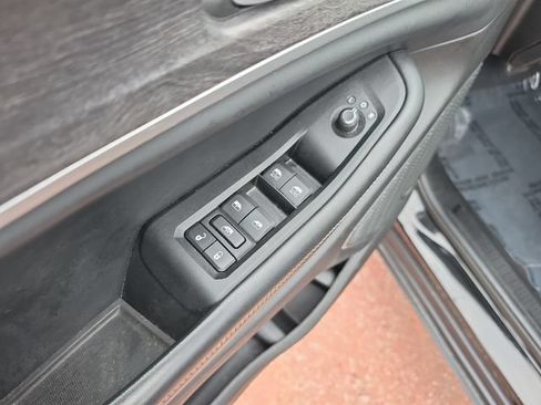 Used 2023 Jeep Grand Cherokee 4WD 4xe image 11
