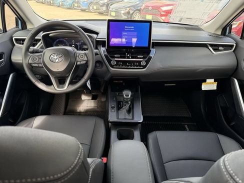 Used 2026 Toyota Corolla Cross XLE w/ Convenience Package FWD image 10
