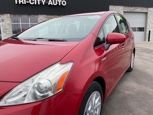Used 2012 Toyota Prius V Two image 2