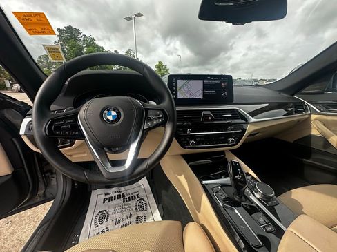 Certified 2023 BMW 530i w/ Premium Package RWD image 14