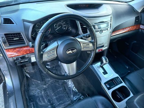 Used 2011 Subaru Outback 3.6R Limited w/ PWR Moonroof Pkg image 10