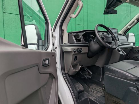 Used 2023 Ford E-Transit 148 High Roof Extended image 15