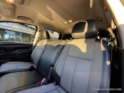Used 2017 Nissan Titan S image 19