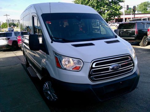 Used 2019 Ford Transit 350 XLT RWD image 4