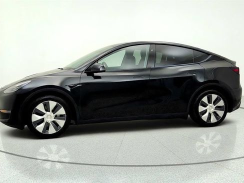 Used 2024 Tesla Model Y Long Range AWD/4WD image 8