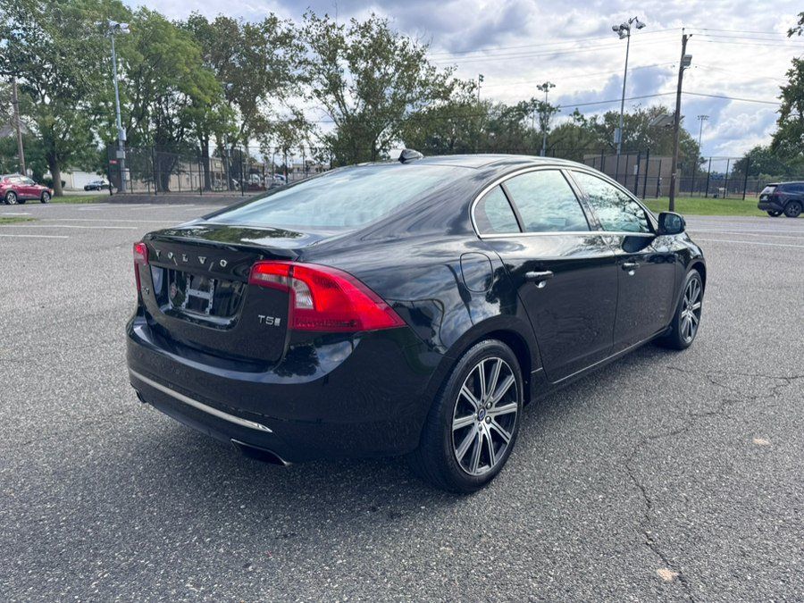 Used 2017 Volvo S60 T5 Inscription FWD image 7