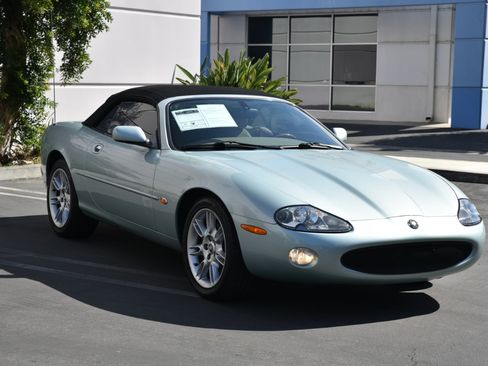 Used 2001 Jaguar XK8 Convertible image 11