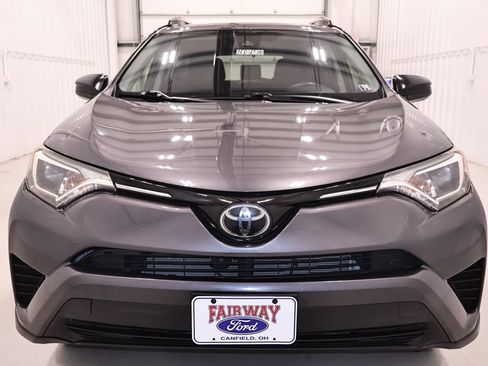 Used 2018 Toyota RAV4 LE w/ Carpet Mat Package AWD/4WD image 5