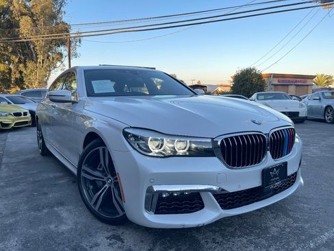 Used 2016 BMW 740i image 2