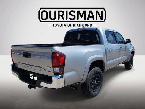 Used 2019 Toyota Tacoma SR5 AWD/4WD image 8