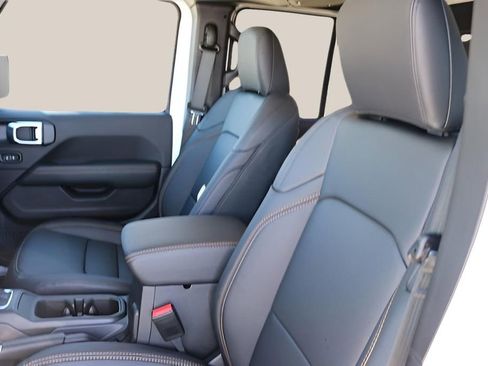 New 2026 Jeep Gladiator Sport image 11