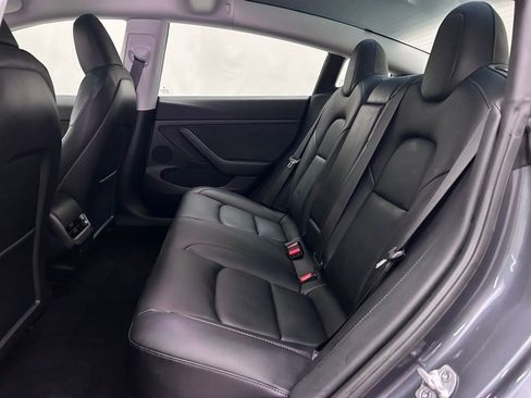 Used 2023 Tesla Model 3 Standard Range image 18