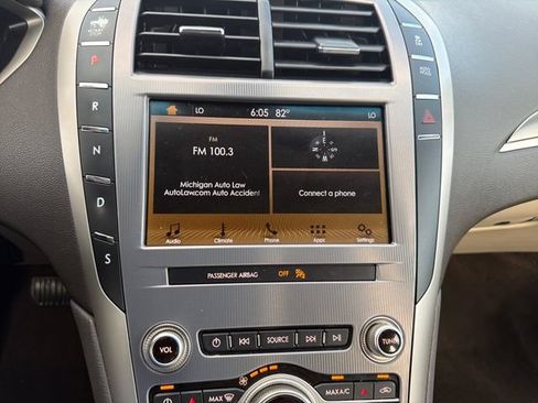 Used 2019 Lincoln MKZ Premiere FWD image 20