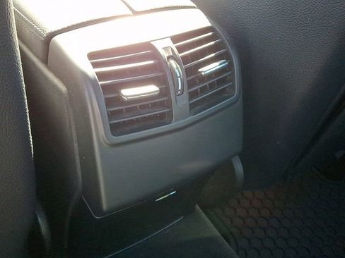 Used 2013 Mercedes-Benz E 350 4MATIC Sedan image 12