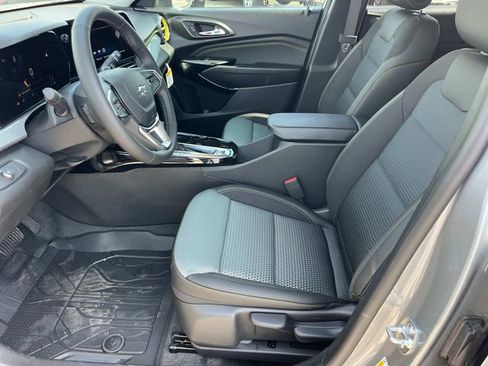 New 2026 Chevrolet Trax LT w/ Sunroof Package FWD image 21