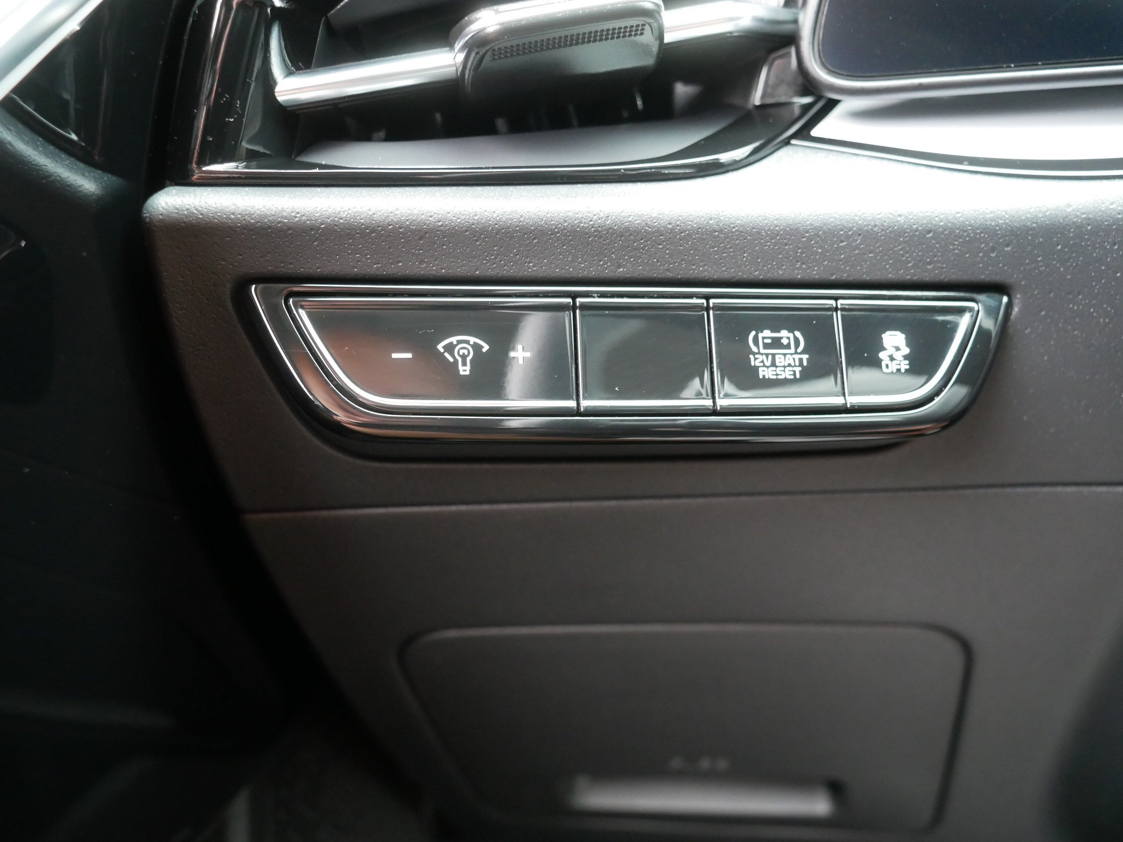 Used 2025 Kia Niro EX FWD image 26