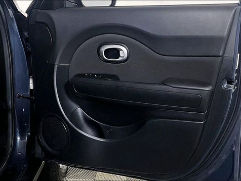 Used 2016 Kia Soul + FWD image 22