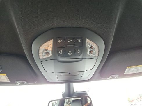 New 2026 Chrysler Pacifica Select image 41