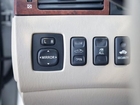 Used 2006 Toyota Solara SE FWD image 24