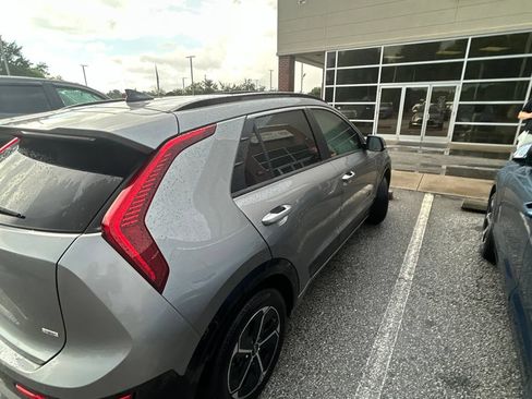 Used 2023 Kia Niro FWD image 16