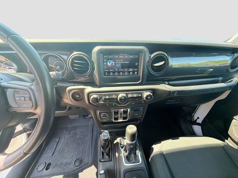Used 2022 Jeep Wrangler Unlimited Sport AWD/4WD image 25