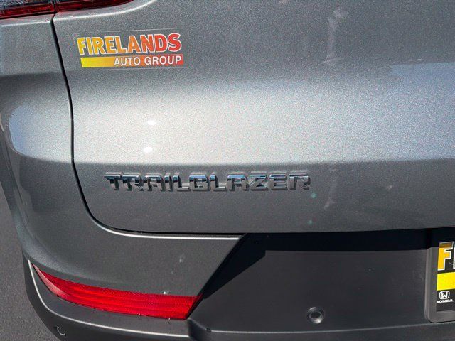 Used 2024 Chevrolet TrailBlazer LT w/ LT Cold Weather Package FWD image 10