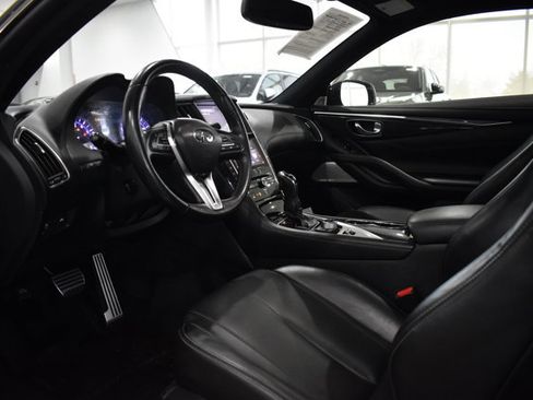 Used 2017 INFINITI Q60 Red Sport 400 image 17