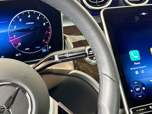 Used 2025 Mercedes-Benz GLC 300 image 16