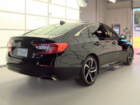 Used 2020 Honda Accord Sport image 2