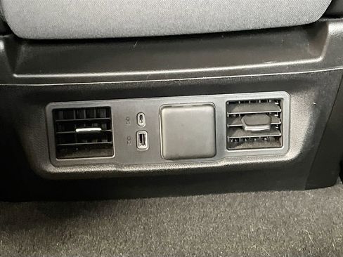 Used 2022 Chevrolet Silverado 1500 LT AWD/4WD image 25