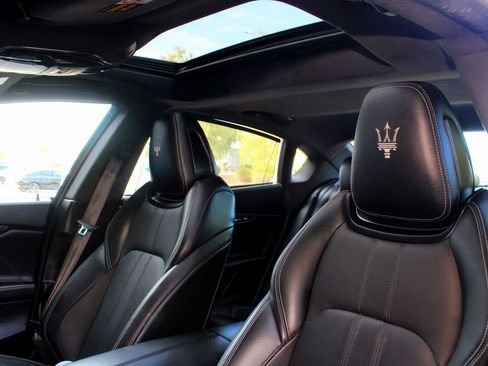 Used 2020 Maserati Quattroporte S GranSport Q4 AWD/4WD image 41