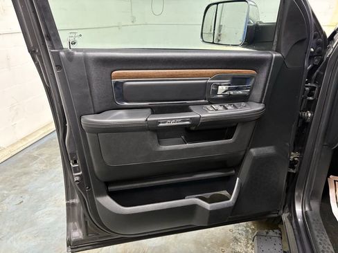 Used 2017 RAM 1500 Laramie w/ Convenience Group image 9