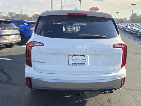 New 2025 Kia Telluride S image 4