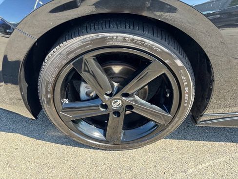 Certified 2023 Nissan Sentra SR w/ Midnight Edition Package FWD image 9