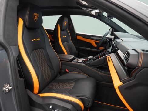 Used 2024 Lamborghini Urus S AWD/4WD image 11