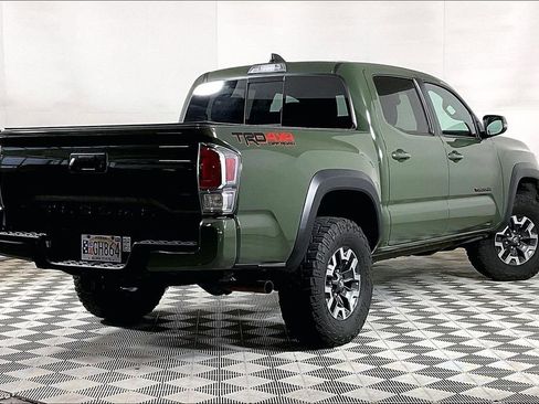 Used 2022 Toyota Tacoma TRD Off-Road w/ TRD Premium Off Road Package image 10